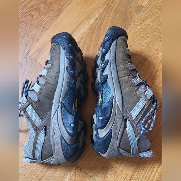 KEEN Brown/blue low top hikers sz. 7 - Picture 4 of 8